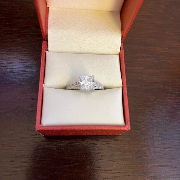 Princess Cut Engagement Ring - Picture 11 of 11